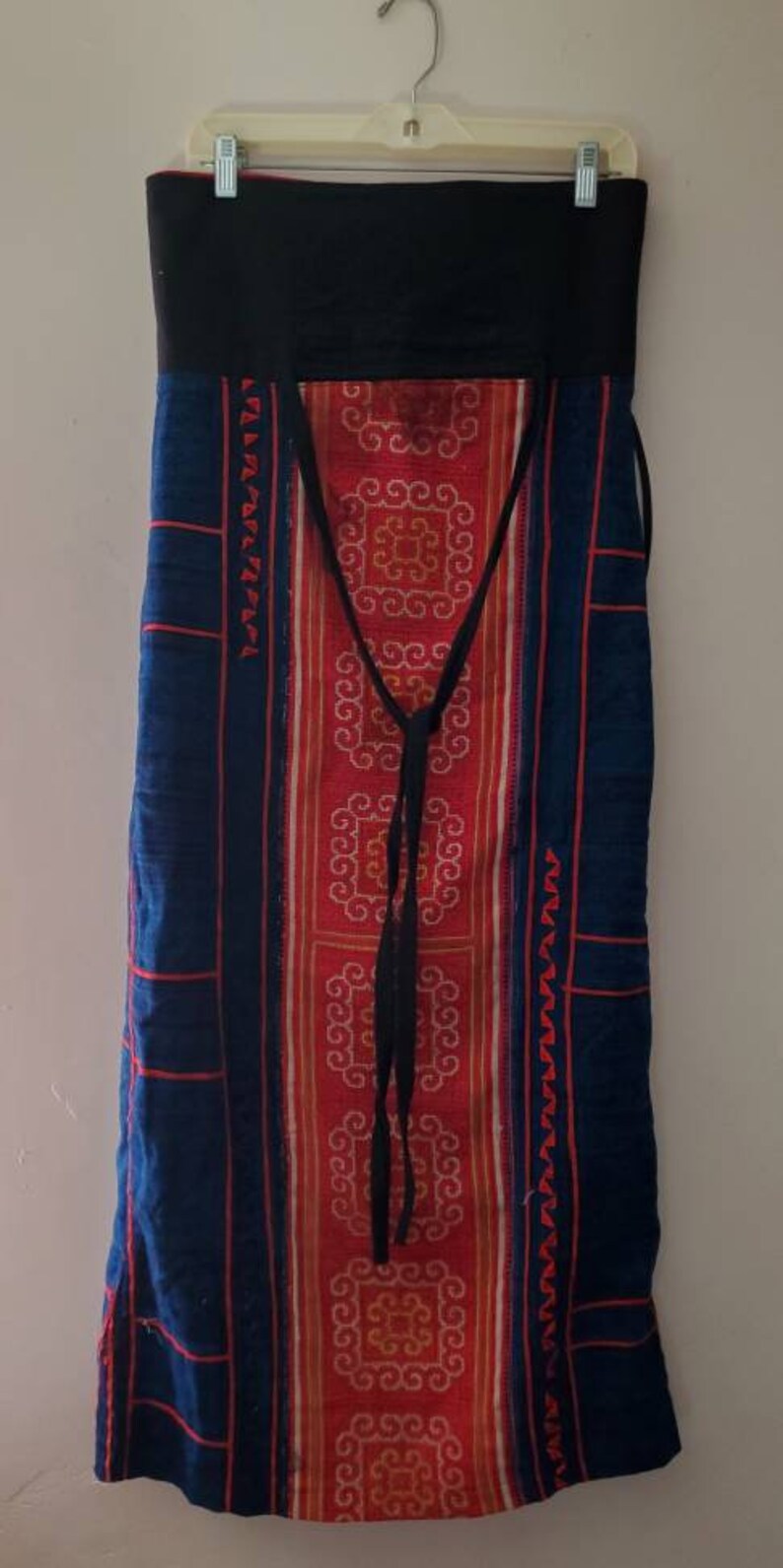 Vintage embroidered hand-woven fisherman style traditional Thai hippie bohemian wrap around skirt
