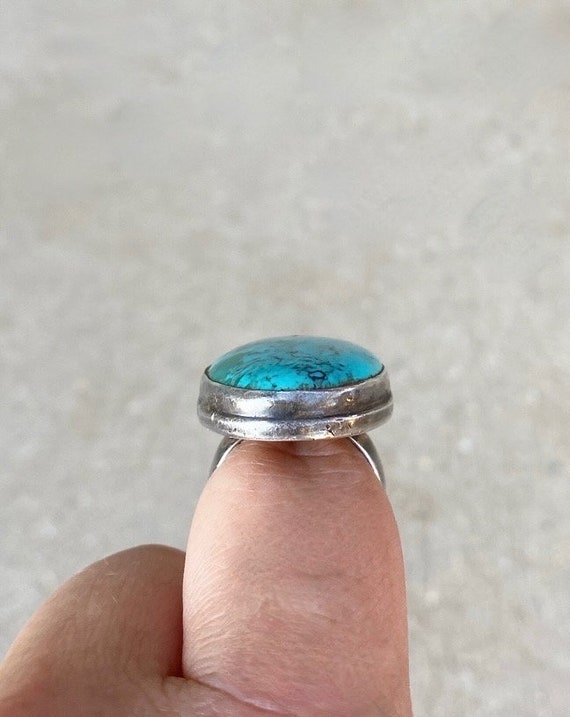 Vintage Large Turquoise Sterling Silver Ring / US… - image 5