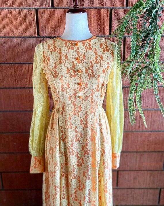 1960s Victorian Style Peach and Mellow Yellow Dre… - image 6