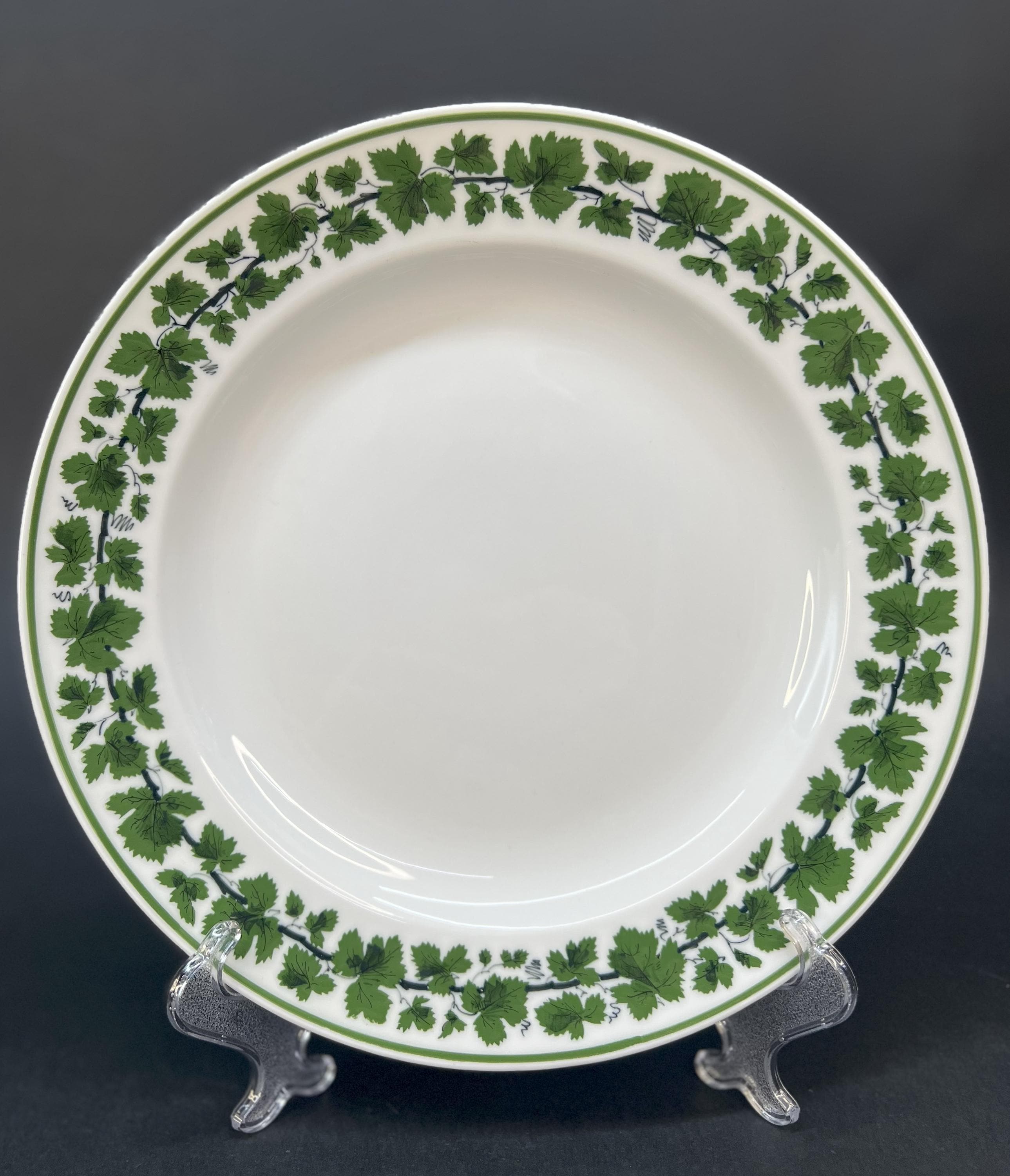 Meissen Green Ivy Dinner Plate, Early to Mid 19th Century, Hand