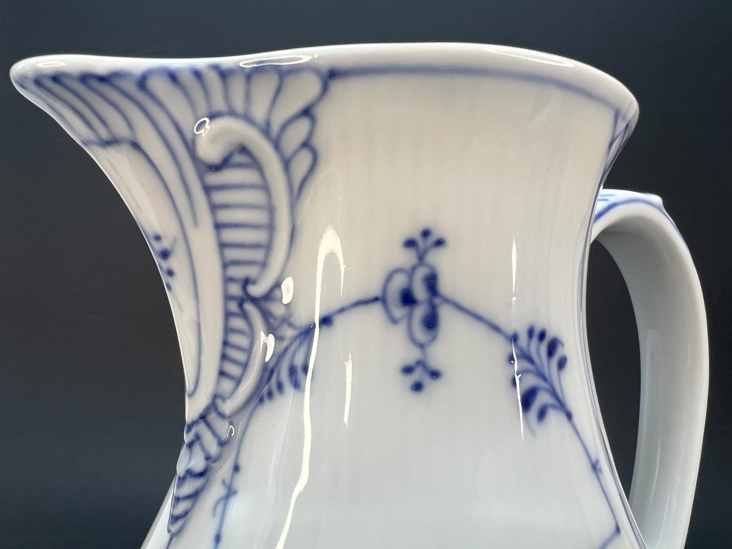 ロイヤル コペンハーゲン ブルー フルーテッド プレーン #31