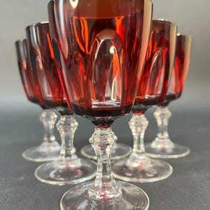 Set of 6 vintage ruby red wine glasses by Cristal d&#39;Arques, Gothic pattern, 1970s–80s France. Stunning deep red, excellent condition!