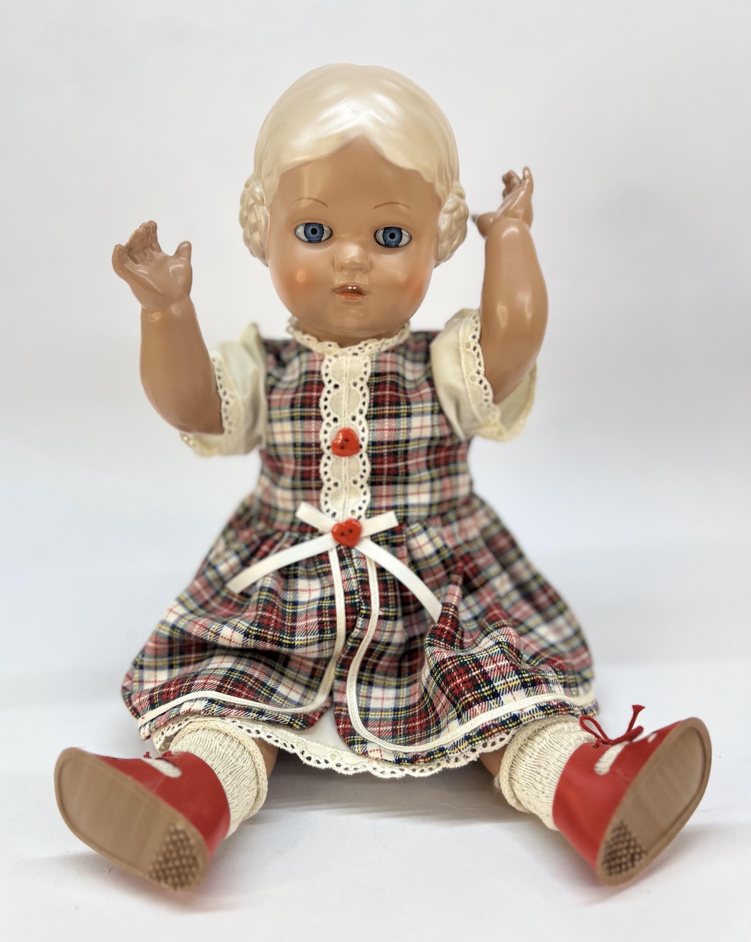 Limited Edition Collectible Doll Schildkröt, Reproduction of the