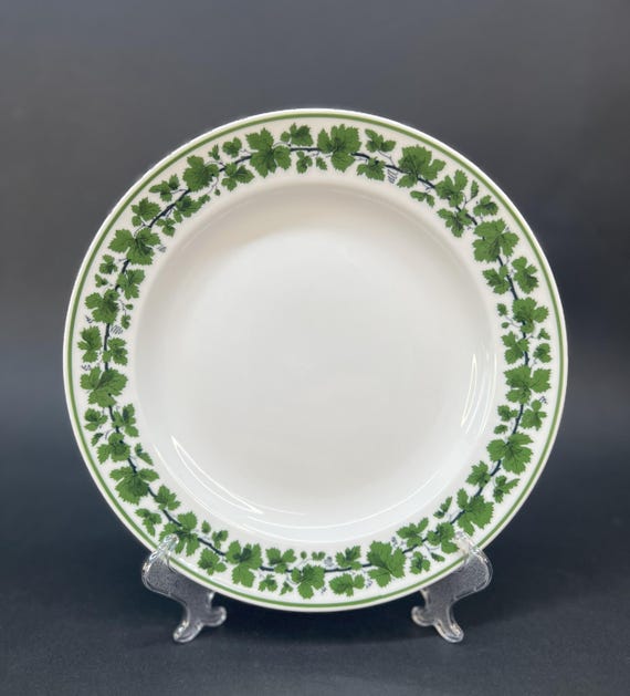 Meissen Green Ivy Dinner Plate, Early to Mid 19th Century, Hand
