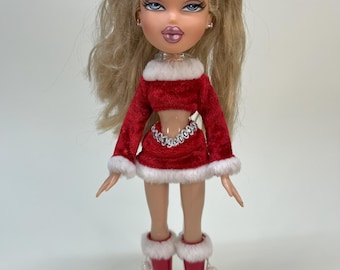 Muñeca Bratz Cloe Holiday Edition con glamoroso atuendo y