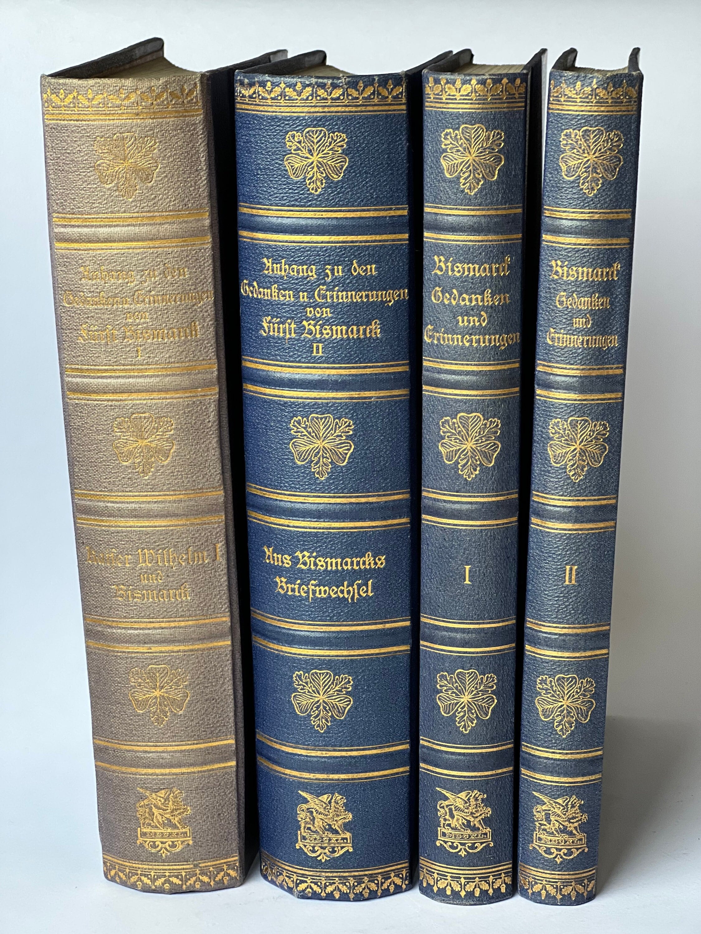 オットー・フォン・ビスマルクの自伝「思考と記憶」の初版、1898年
