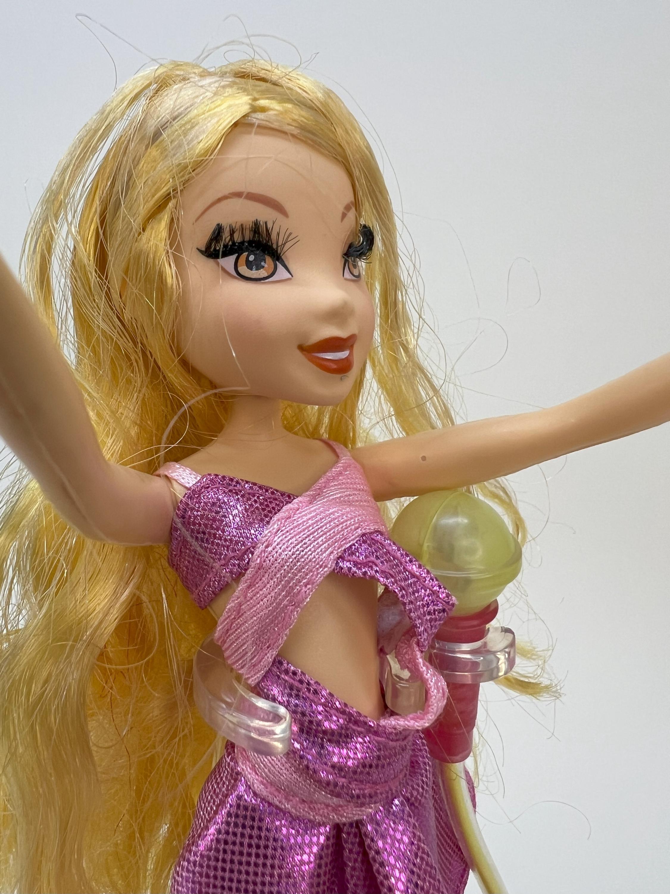 LOT DE POUPÉES chanteuses Winx Club, Bloom, Leyla et Stella EUR 30,50 - FR