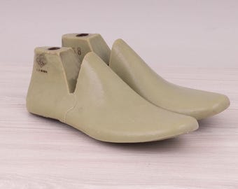 Shoe lasts Model 058, for shoe making, USED! V-Hinged.