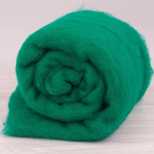 VENTE !!! SeaGreen 26 microns B146 sur carte, 15,8 oz (450 g). Laine à feutrer, pour la filature et le feutrage à l'aiguille.  100 % laine.
