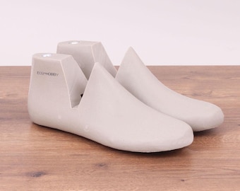 Shoe lasts  Model A. For shoe making, V-HINGED. NEW! Size US 4 to 13.