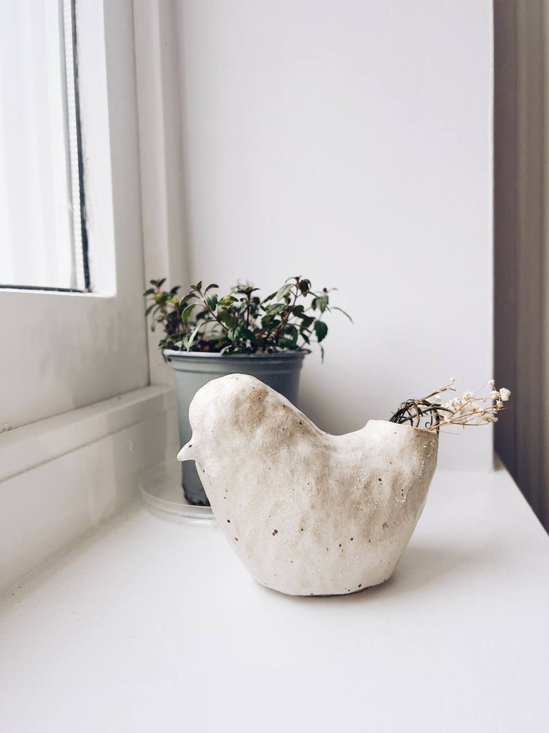 White Handbuilt Chicken Vase in Speckled Flecked Stoneware image 2