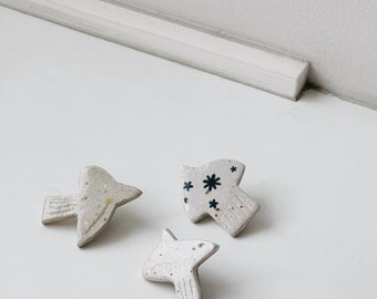 Handmade speckled ceramic cute bird brooches