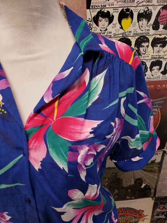 Vintage 80s Blue Pink Tropical Hawaiian Print But… - image 2