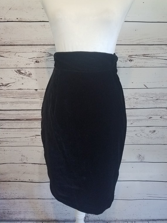 90s Black Velvet Pencil Skirt size 8 | Nineties g… - image 2
