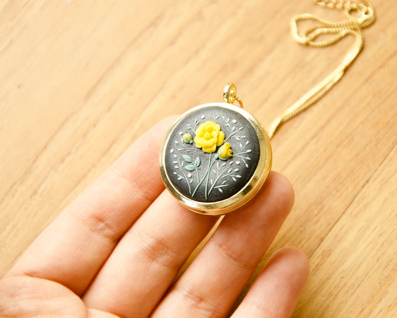 Personalized Yellow Roses Locket Necklace Anniversary Birthday or Mom Gift from DaughterSon Custom Message for Her image 6