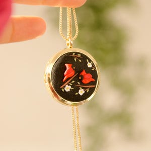 Cardinal Locket NECKLACE mit Foto personalisierte Geschenk Gold Medaillon Sympathie Geschenk für Verlust Mutter Geburtstagsgeschenk Hochzeitsstrauß Schmuck