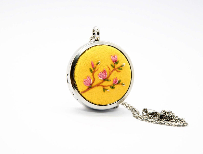 Mom READY TO SHIP Personalized floral locket Christmas Birthday gift Unique keepsake Magnolias flowers necklace Photo locket