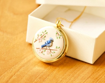 Blue Jay Bird Locket Necklace with Photo - Personalized Gift for Mom Sister or Bird Lover