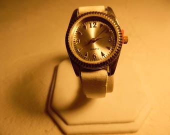 Ladies Quartz Wrist Watch Silver Dial