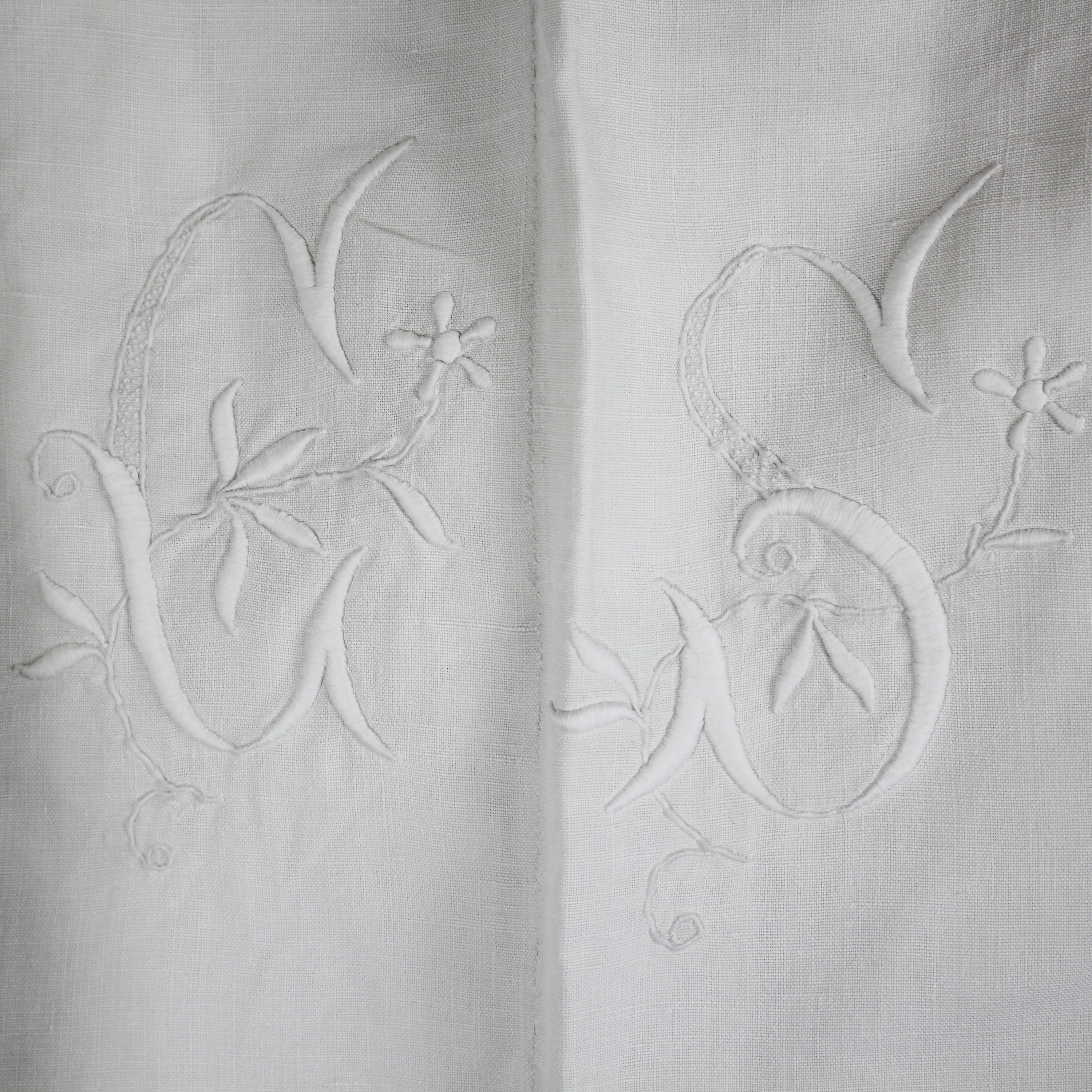 Drap Ancien en Lin Brodé