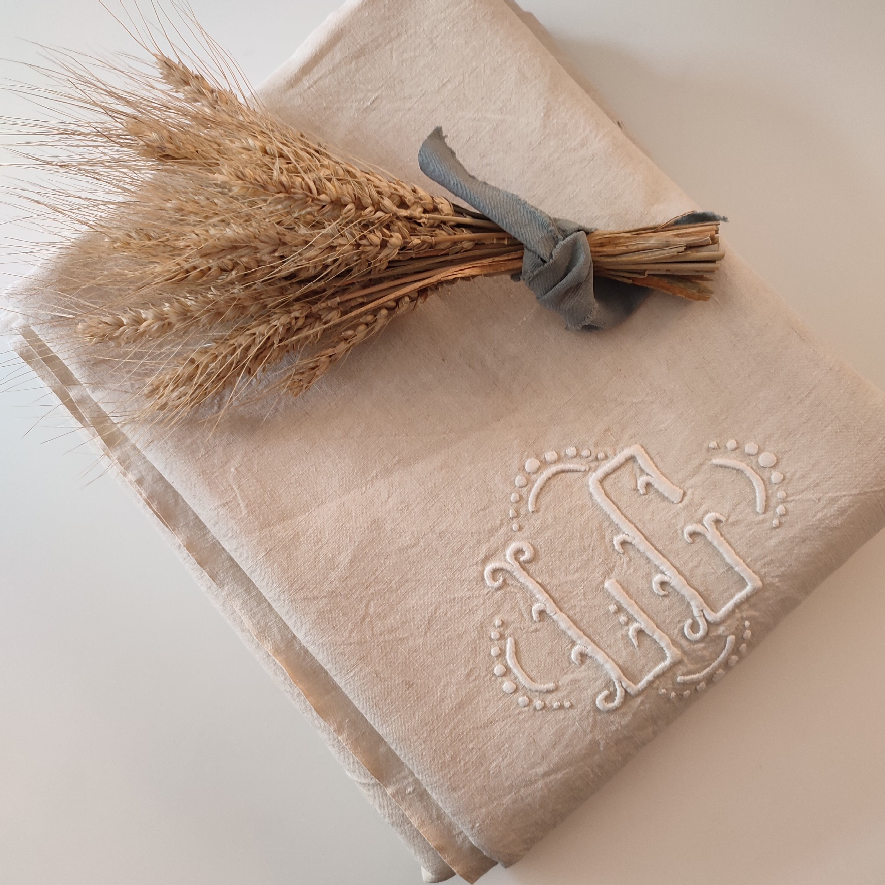 Drap Ancien en Lin Brodé