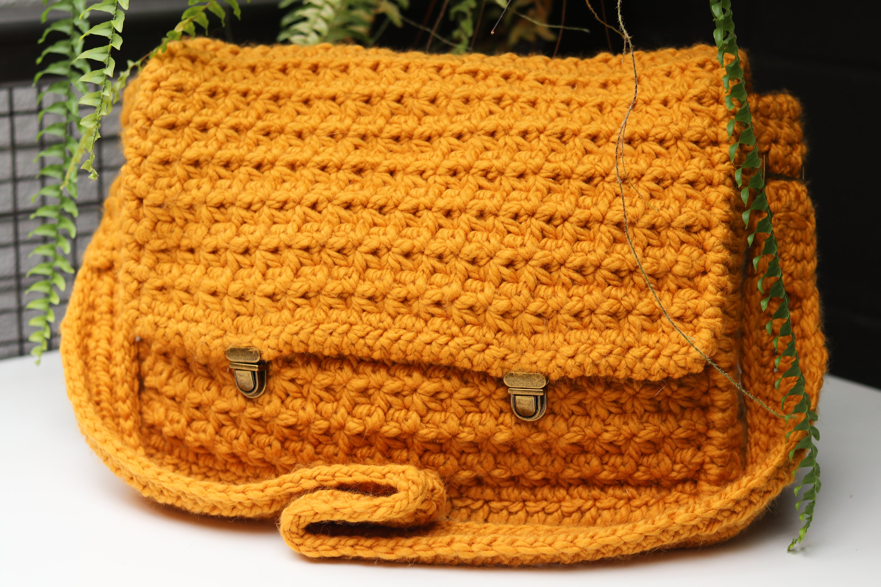 Crochet messenger bag pattern discount
