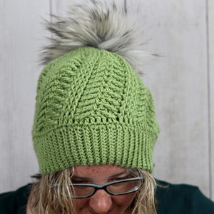 Bonnet au crochet en bois de cèdre