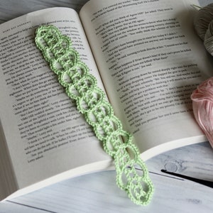 Pretty Lace Bookmark CROCHET PATTERN