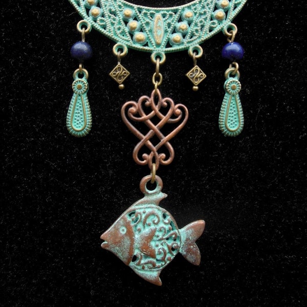 Collier pendentif poisson bleu vert, bijoux style antique patiné