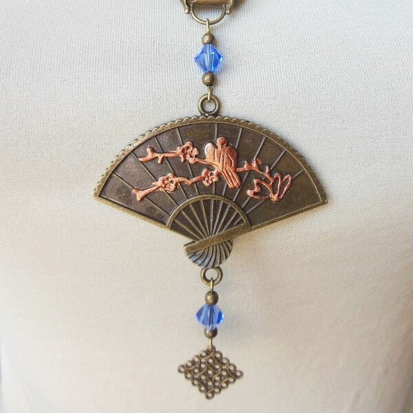 Collier chinois éventail, pendentif avec oiseaux