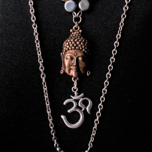 Collier avec Bouddha, pendentif Om et main sacrée