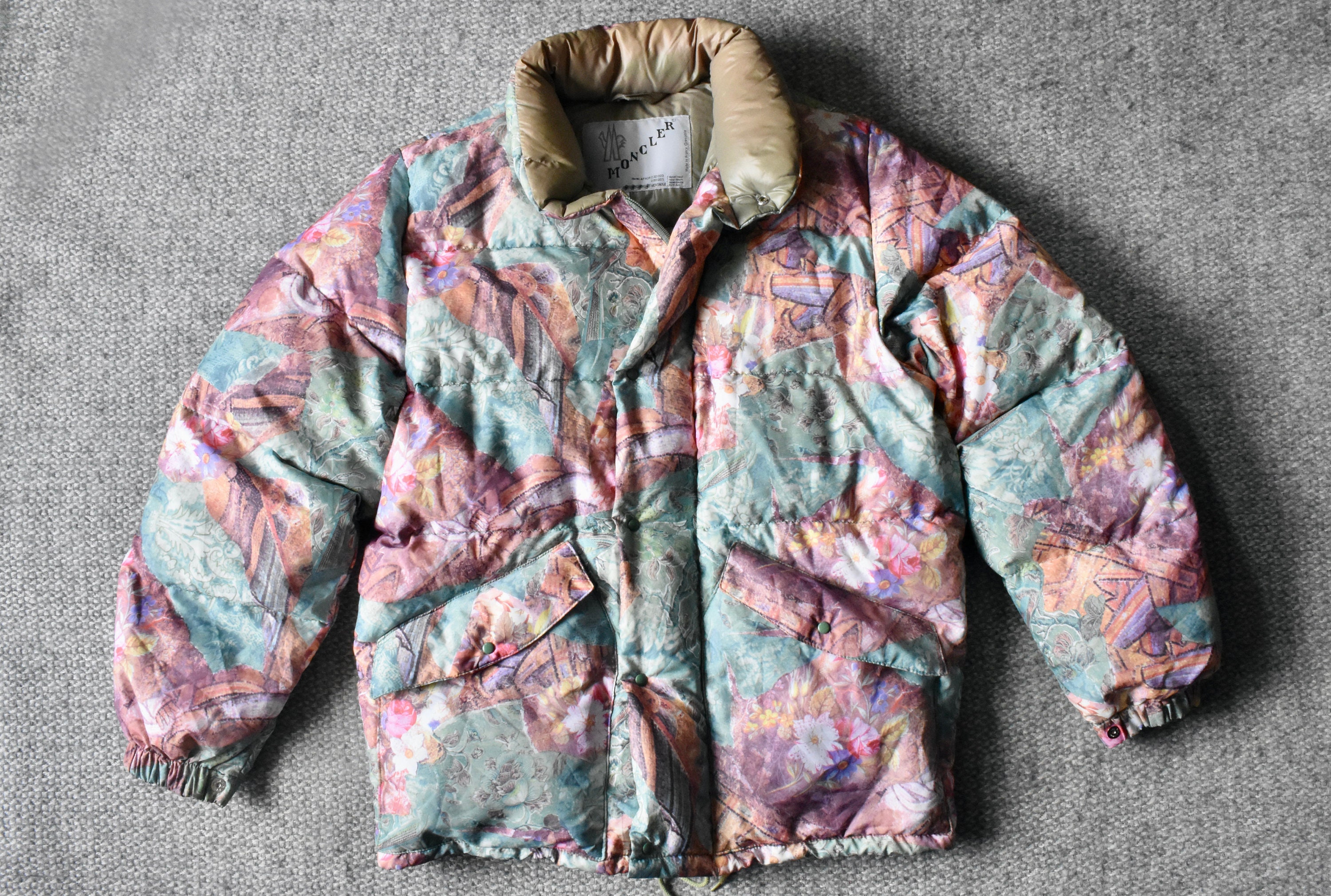 RARE Vtg 1981 Moncler Flower Print Multi Coloured Genuine RARE Vtg 1981 Moncler Flower Print Multi Coloured Genuine