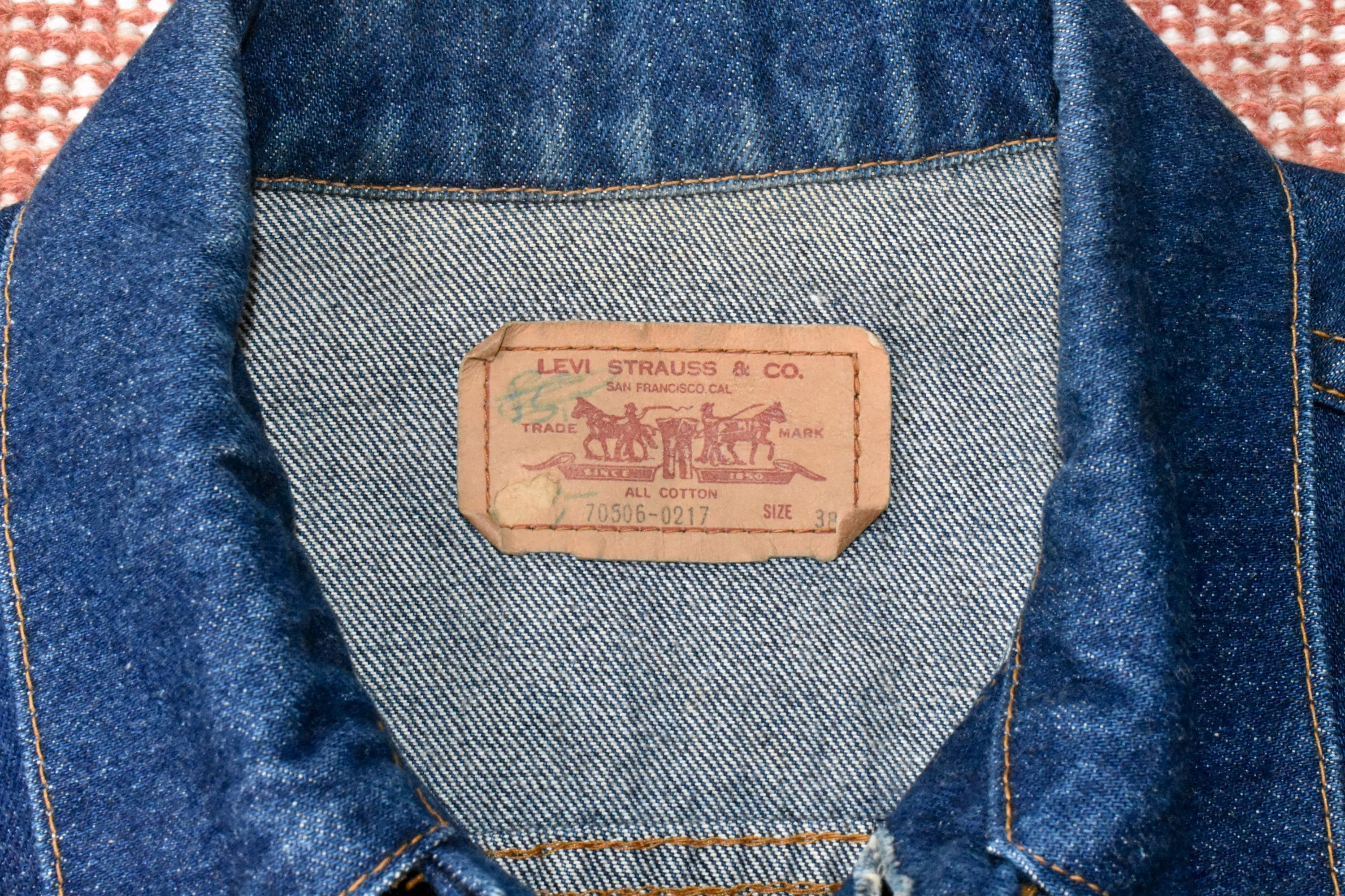 Vtg 80s Levi's 70506-0217 Dark Blue Denim Trucker Jean Jacket Size