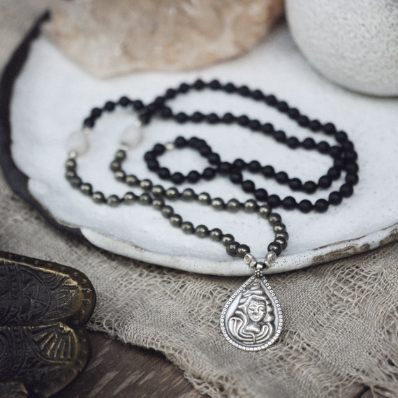 Hand-Knotted White Howlite-Black Onyx-Agate Meditation Healing Mala with Silk Tassel and Om Charm