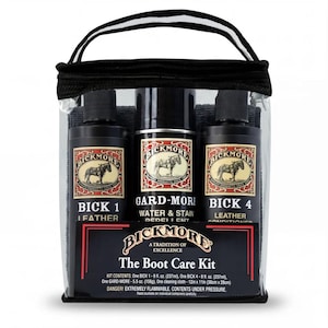 以下が含まれることがあります： Bickmoreブーツケアキットが入った透明なジッパー付きプラスチックバッグ。キットには、Bick 1レザークリーナー237mlボトル1本、Gard-More撥水・防汚スプレー156g缶1本、Bick 4レザーコンディショナー237mlボトル1本、およびクリーニングクロス1枚が含まれています。