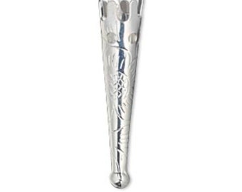 Pair Bolo tips, silver-plated steel, 33x7mm with flower design. 6mm hole size