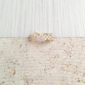 Flower Ring,Gold Flower Ring,Crystal Flower Ring,Tiny Crystal Cubic Ring,Cubic Crystal Ring,Gold Cubic Flower Ring,Bridesmaid Ring