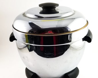 Good Sized Chrome Mid Century Thermos Ice Bucket with Bakelite Handles and Top Lid Knob. 1950's Retro Ice Bucket. Vintage Breweriana