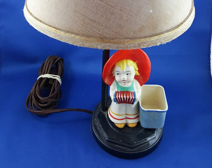 Little Street Musician Table Lamp