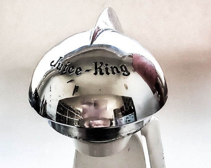 Fabulous Juice King Citrus Juicer in Chrome and White