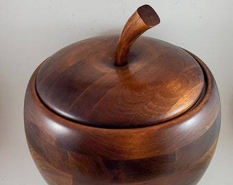 Fabulous Baribocraft Mid Century Maple Wood Banded Ice Bucket with Liner, Vintage Maple wood Apple Ice Bucket by Baribocraft Canada, 1960's