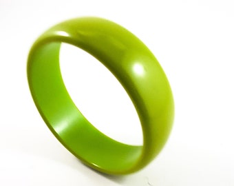 Green/Chartreuse Lucite/Acrylic Bangle