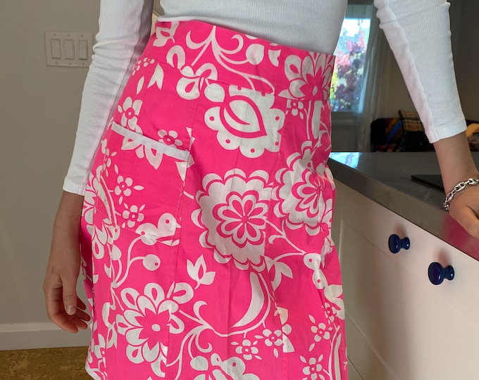 1960's Hot Pink and White Psychedelic Floral Apron