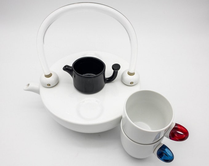 MId Century Guzzini White and Acrylic Modernist TeaPot with Matching Mugs
