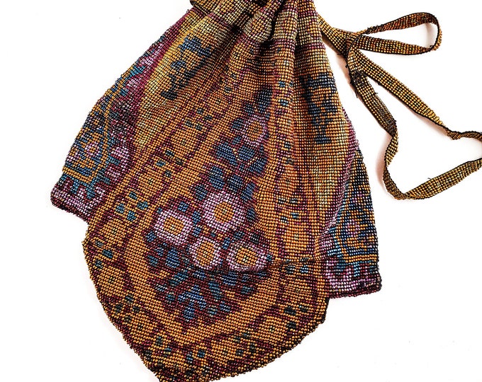 Magnificent Rare Art Deco Hand Beaded 1920s antique drawstring bag. 1920s accessories. 1920s evening bag.
