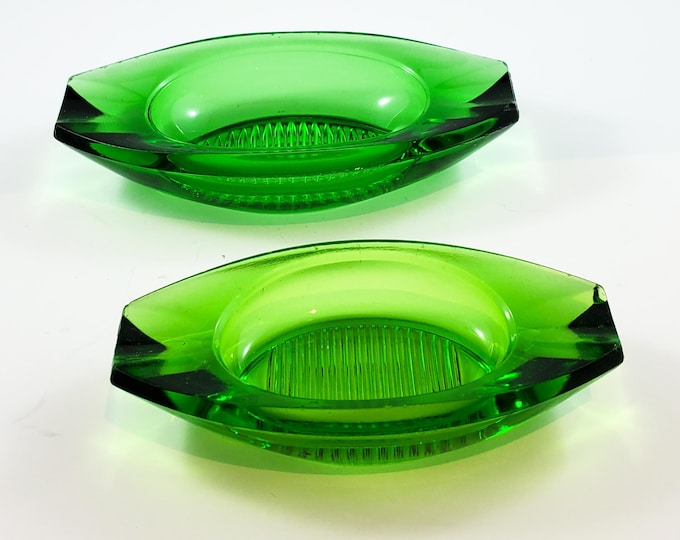 Super Cool Set of Emerald Green  Mini Personal Ashtrays