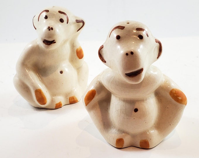 Adorable Anthropomorphic Smiling Monkey Salt and Pepper Shakers. Vintage Kitchen Decor.