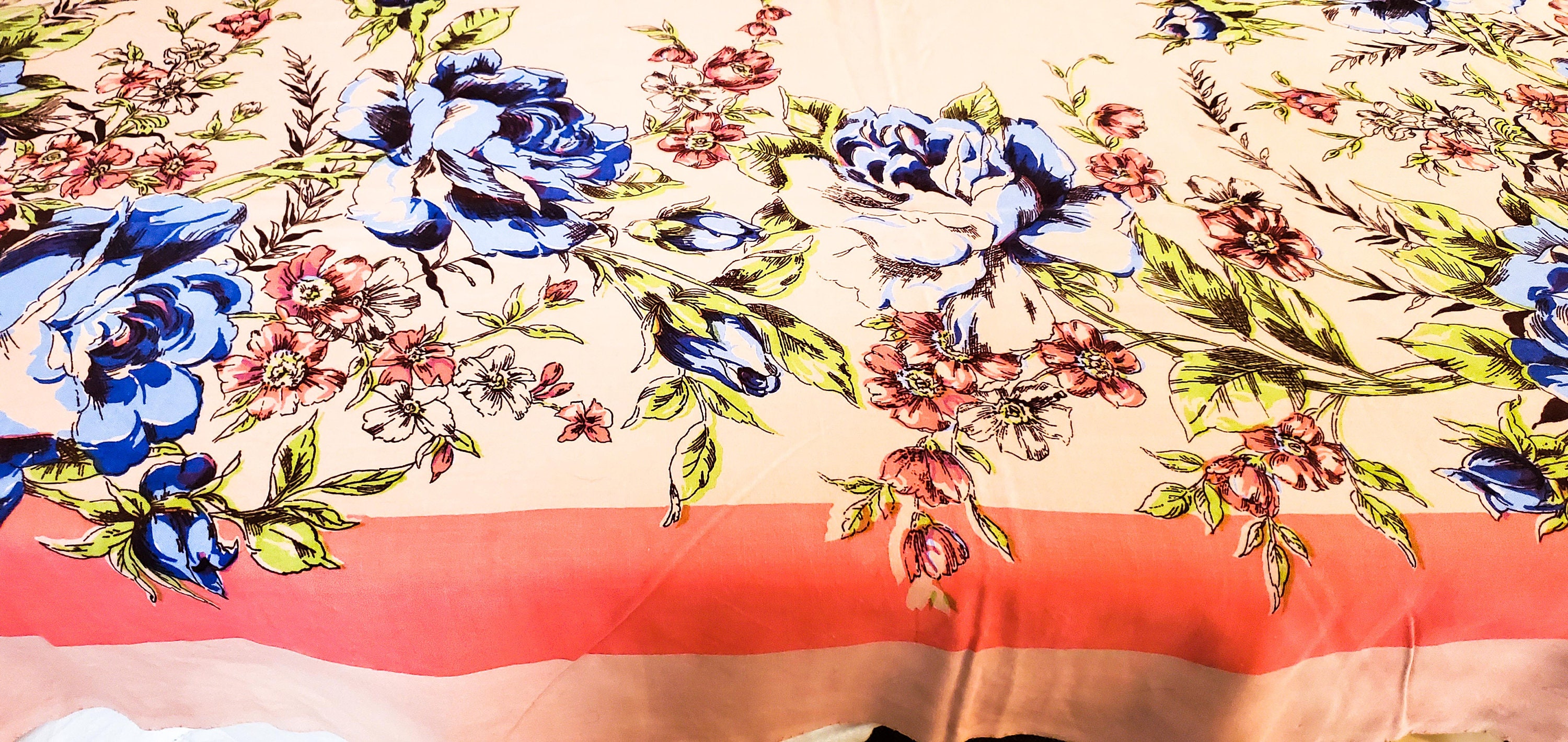 1950's Country Kitchen Rectangular Cotton Tablecloth with Bold Blue