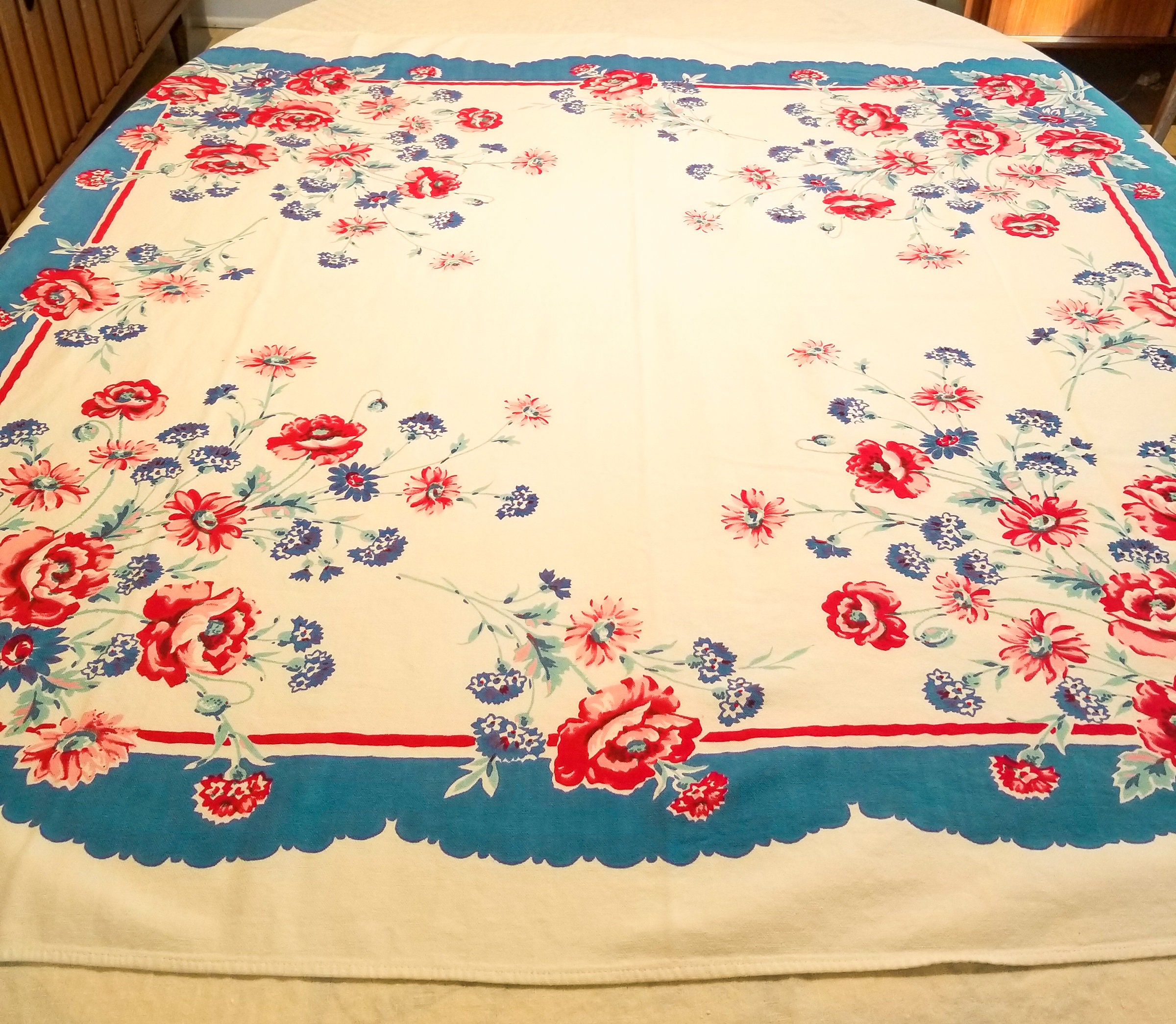 1950's Country Kitchen Square Cotton Tablecloth with Floral Motif
