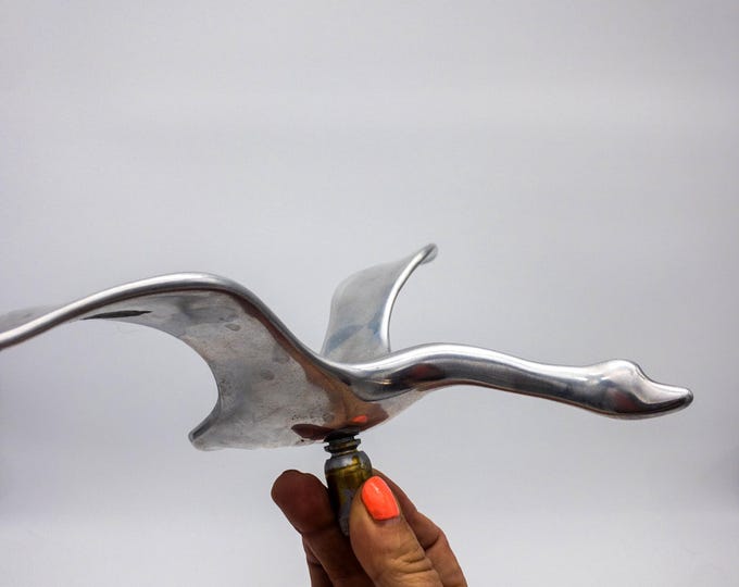 Elegant Hoselton Aluminum Goose in Flight with threaded Connector, Hood Ornament